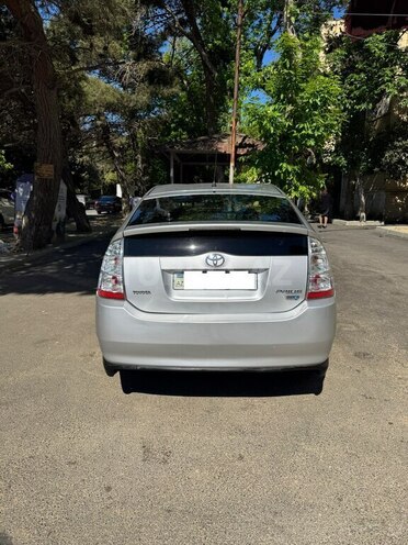 Toyota Prius-7