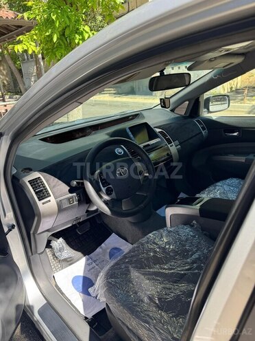 Toyota Prius-2