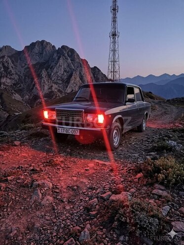 LADA (VAZ) 2107-1