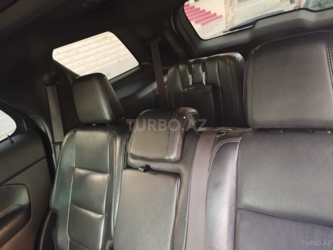 Ford Explorer-10