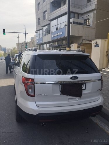 Ford Explorer-14