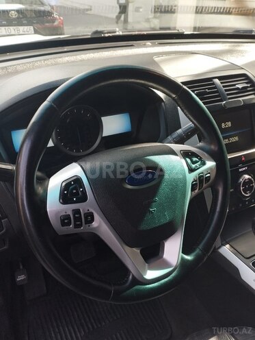 Ford Explorer-6