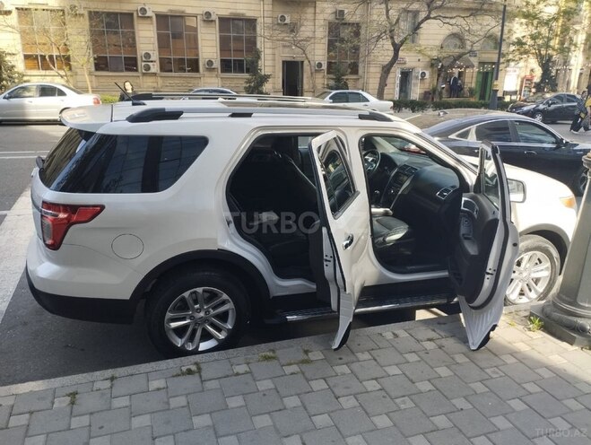 Ford Explorer-15