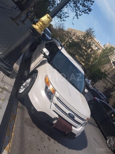 Ford Explorer-13