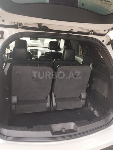 Ford Explorer-11
