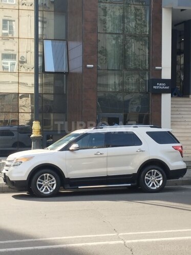 Ford Explorer-2