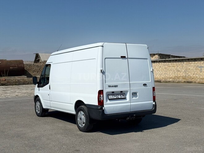 Ford Transit-3