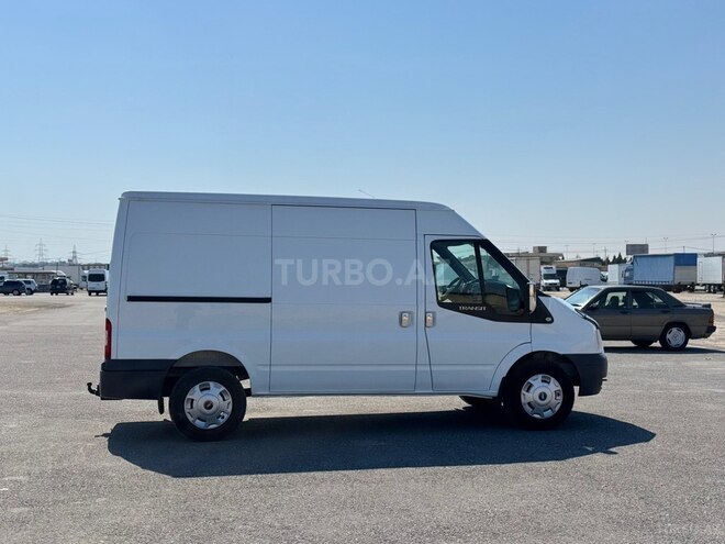 Ford Transit-7