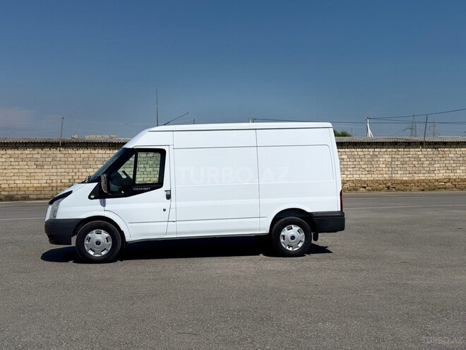Ford Transit-5
