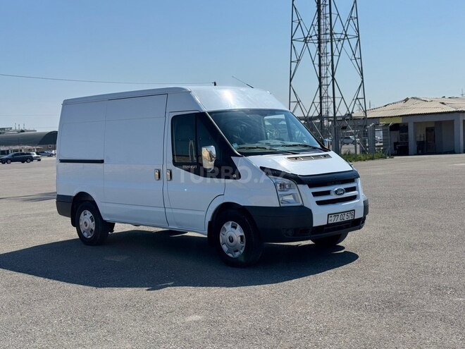 Ford Transit-8