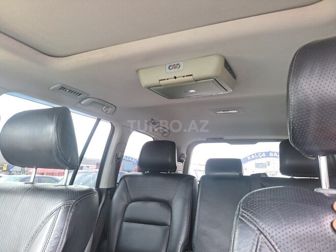 Toyota Land Cruiser-7