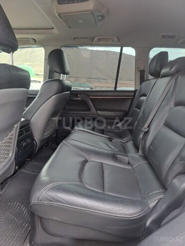 Toyota Land Cruiser-8