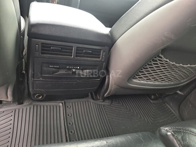 Toyota Land Cruiser-11