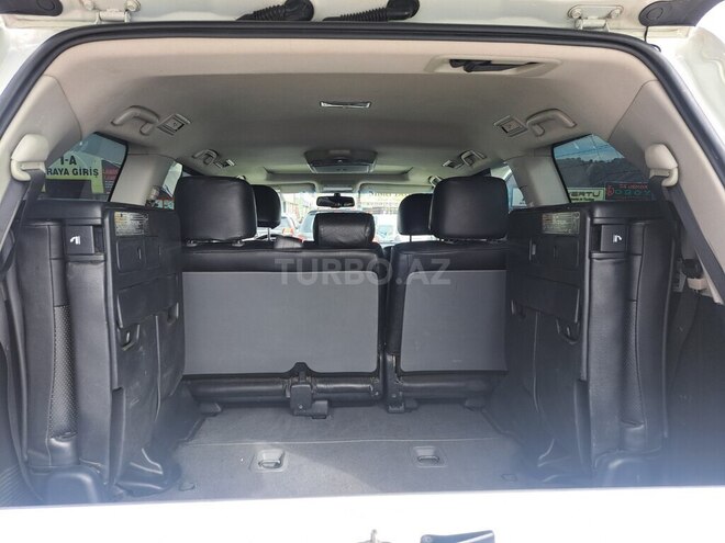 Toyota Land Cruiser-12