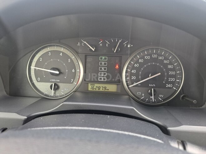 Toyota Land Cruiser-16