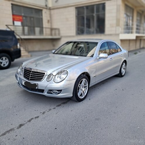 Mercedes E 200-1