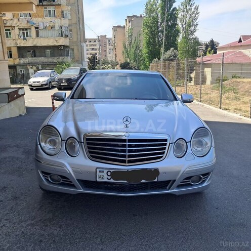 Mercedes E 200-13
