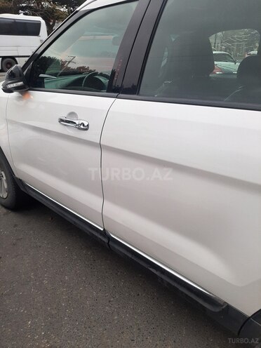 Ford Explorer-4