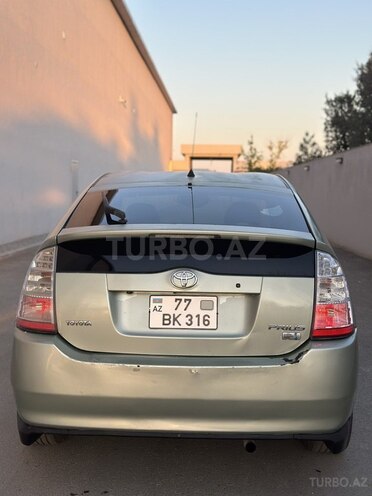 Toyota Prius-2