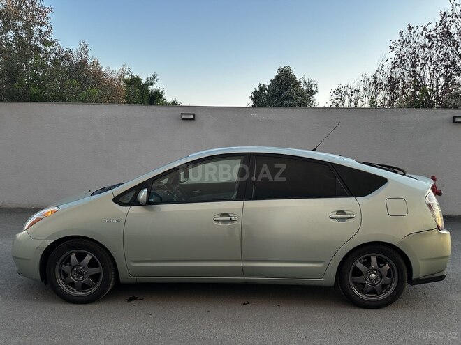 Toyota Prius-4