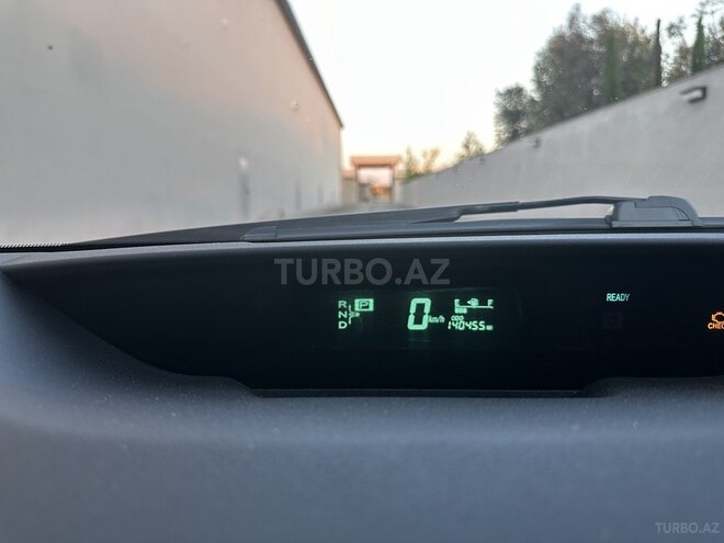 Toyota Prius-7