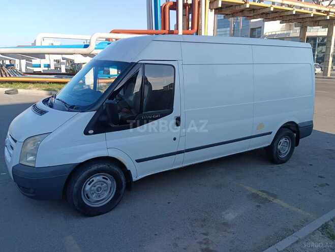 Ford Transit-3