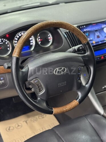 Hyundai Sonata-17