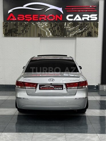 Hyundai Sonata-12