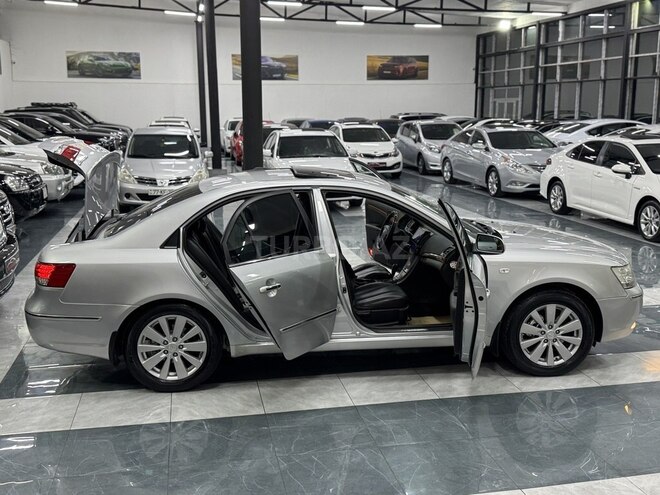 Hyundai Sonata-14
