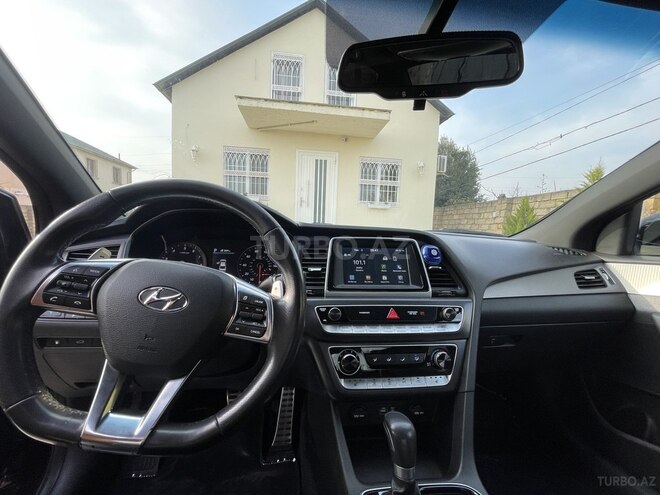 Hyundai Sonata-4