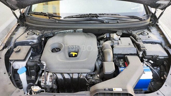 Hyundai Sonata-15