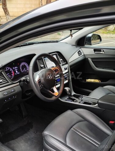 Hyundai Sonata-9