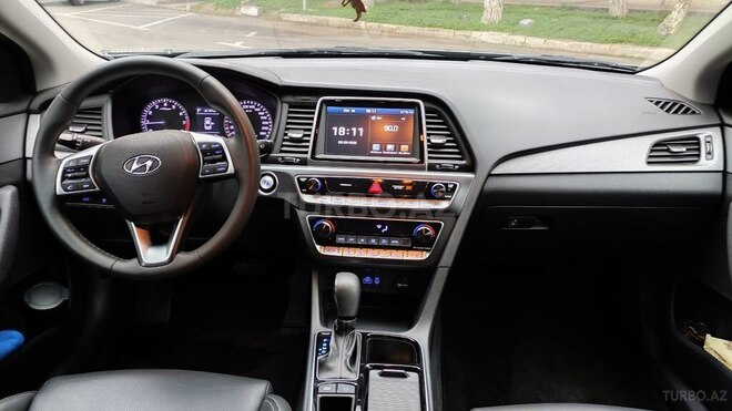 Hyundai Sonata-2