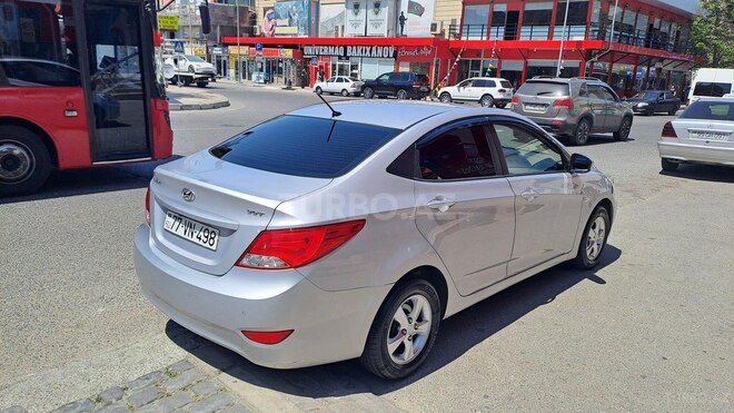 Hyundai Accent-5