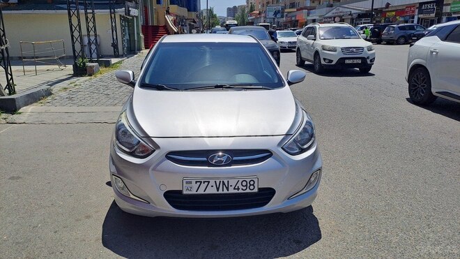 Hyundai Accent-1