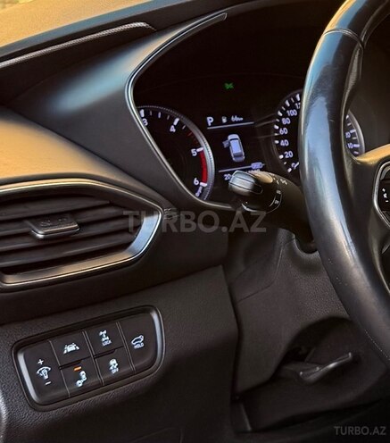 Hyundai Santa Fe-14