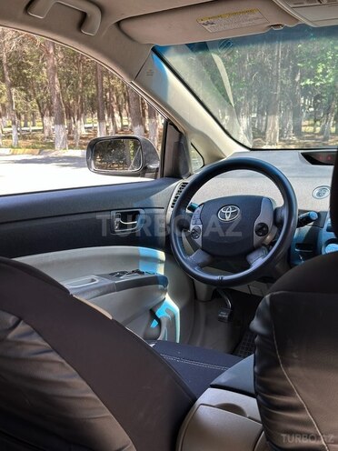 Toyota Prius-9