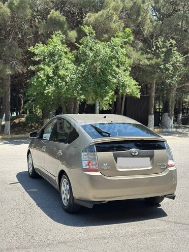 Toyota Prius-7