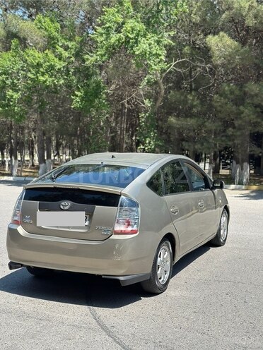 Toyota Prius-8