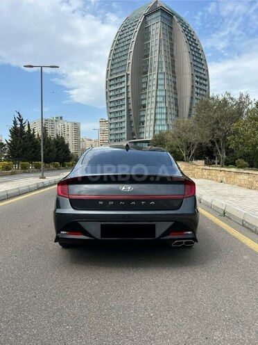 Hyundai Sonata-4