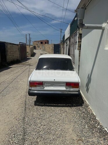 LADA (VAZ) 2107-2