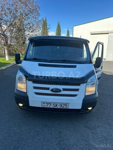 Ford Transit-1