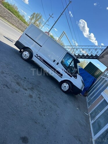Ford Transit-3