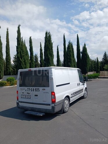 Ford Transit-4