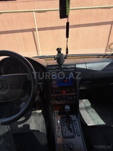 Mercedes C 240-6