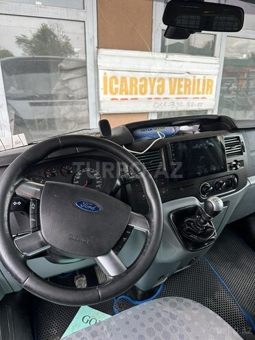 Ford Transit-6