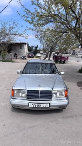 Mercedes 230 E-8