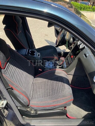 Mercedes E 200-4