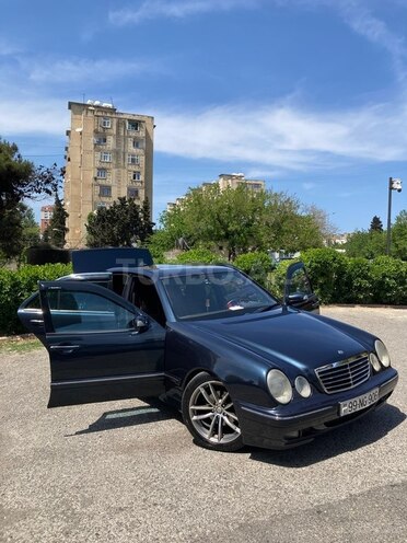 Mercedes E 200-2