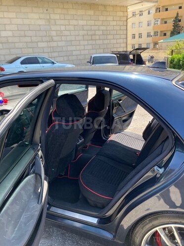 Mercedes E 200-7